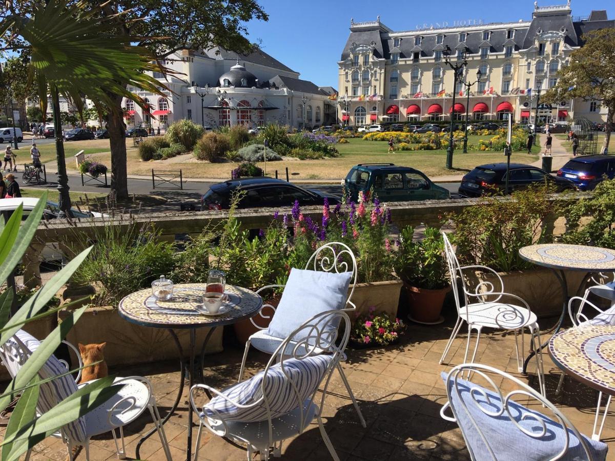 La Villa L'Argentine Cabourg Exteriör bild