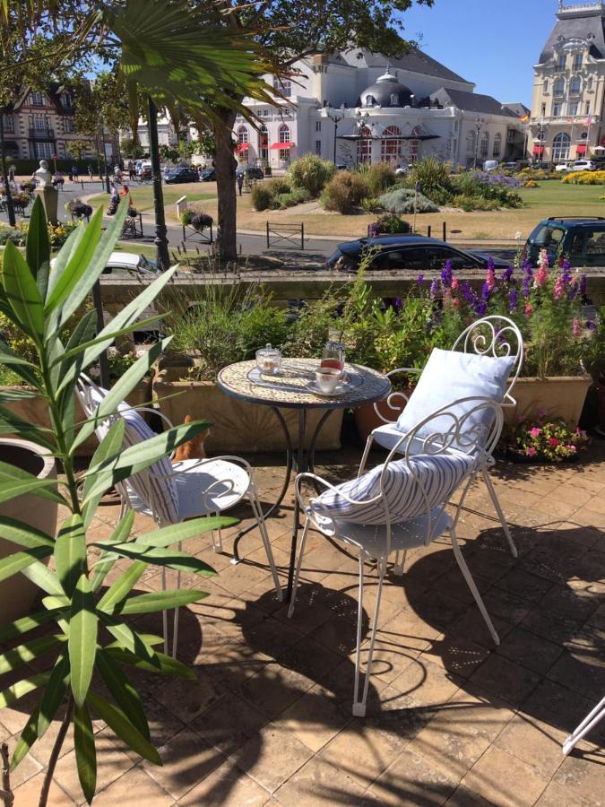 La Villa L'Argentine Cabourg Exteriör bild