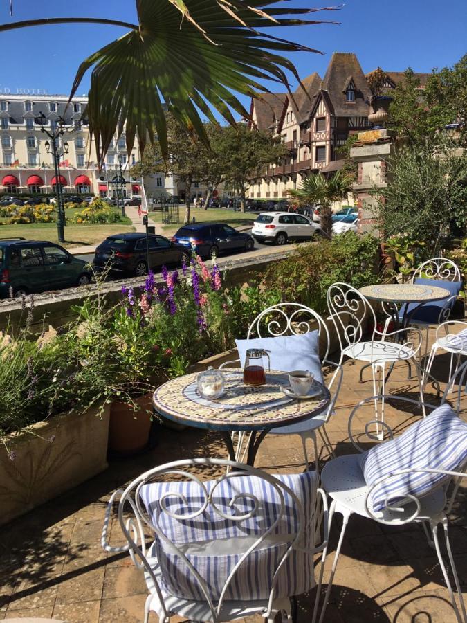 La Villa L'Argentine Cabourg Exteriör bild